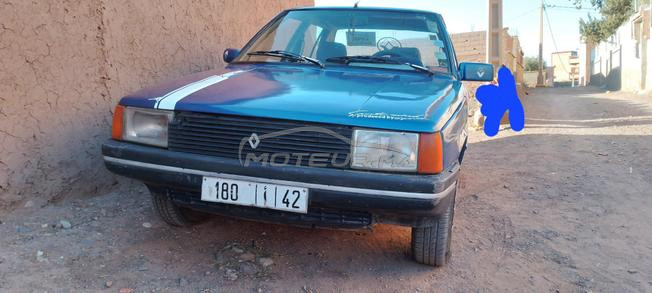 voiture R9