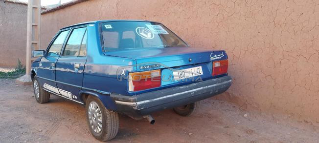 voiture R9