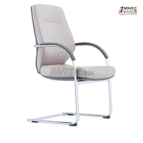 bureaux modernes, des chaises ergonomiques - 2