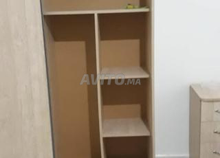 خزانة منزلقة جديدة