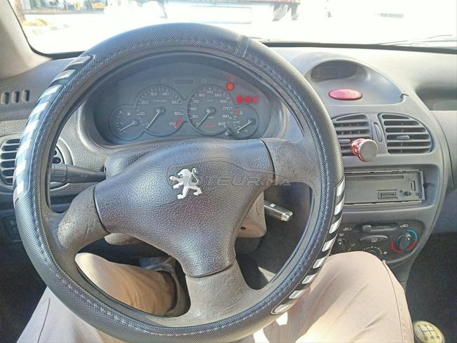 Peugeot 206 Essence Manuelle 2002 à Bouskoura