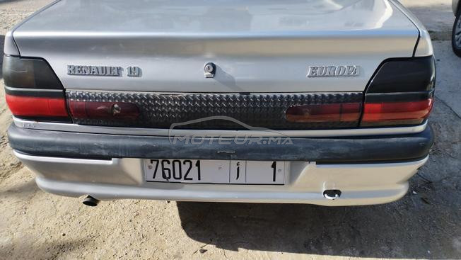 Renault 19