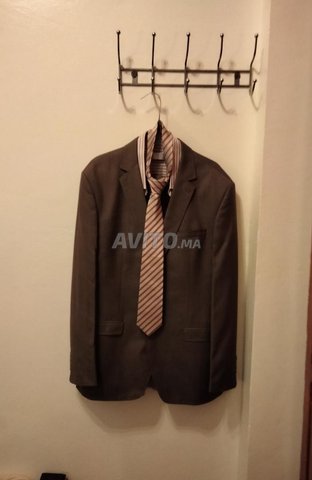 costume 3 pièces plus cravate 