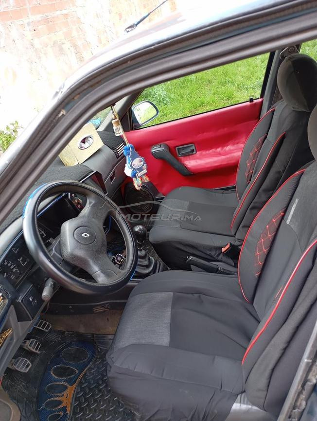 Renault 19