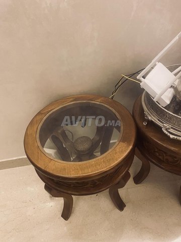 Salon marocain traditionnel et meubles en bois