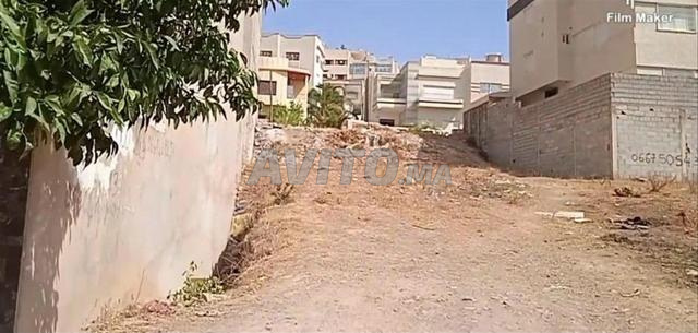 ارض فيلا R 1 موقع استراتيجي بثمن مناسب