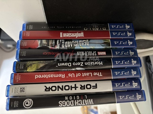 8 JEUX PS4
