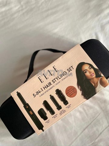 Brosse 5 en 1 neuf avec boite et carnet de luxe 
