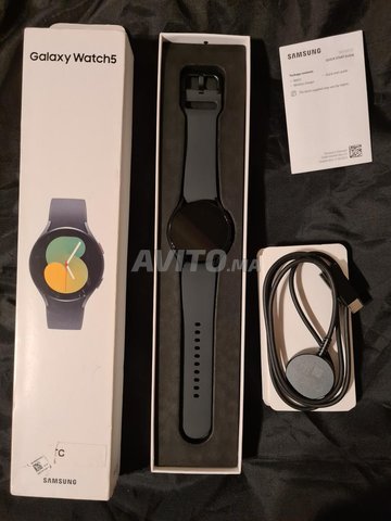 Samsung Galaxy Watch 5 neuve avec boîtier 