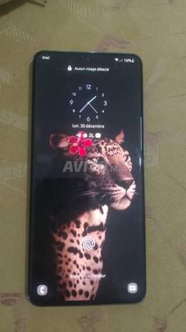 Téléphone à vendre avec un très bon état 