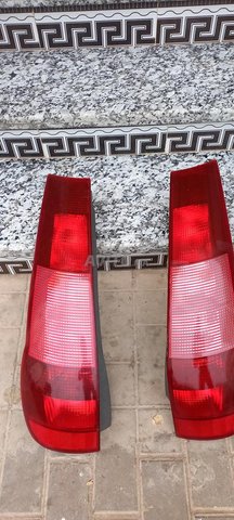 feux rouges arrières punto 1998