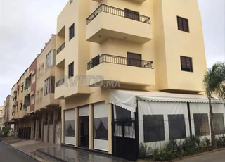 منزل كامل محفظ مع مقهى برخصة الاستغلال 