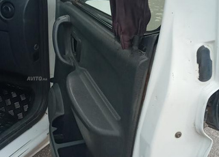 سيارة للبيع 