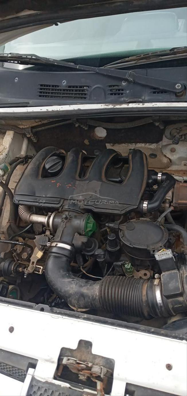 سيارة للبيع 