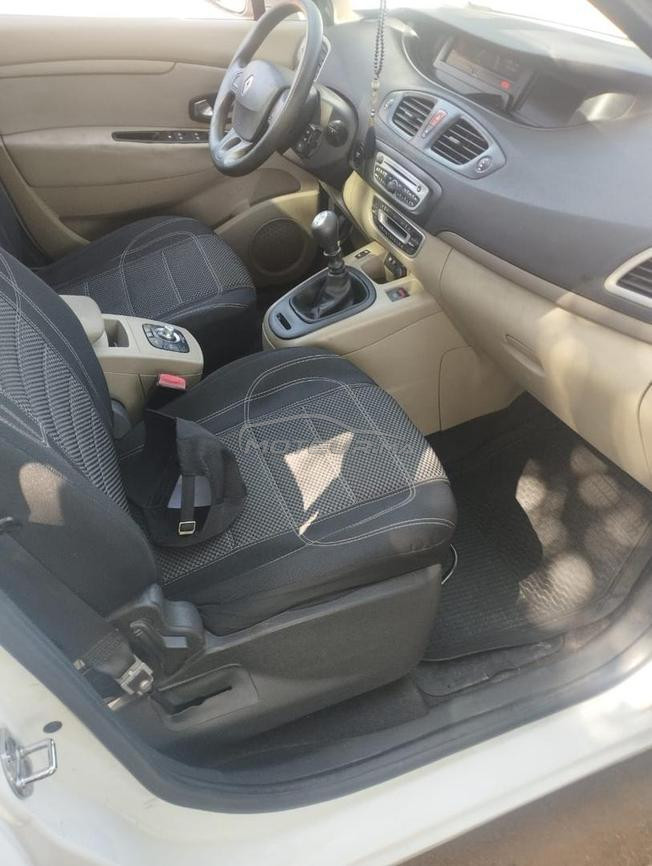 Renault Scenic Diesel Manuelle 2010 à Temara