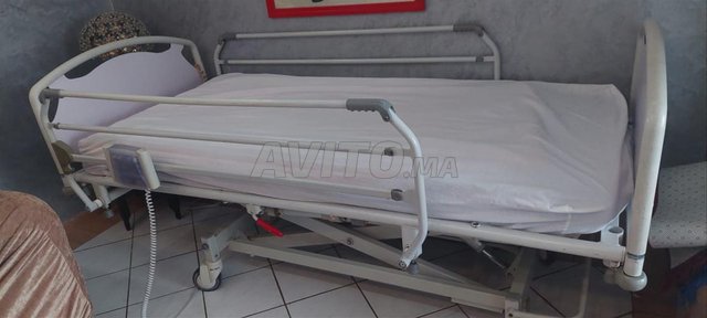 Lit médical electrique 