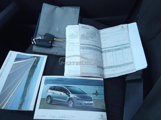 Peugeot 5008 diesel. 6ch.model 2013.tres propre 