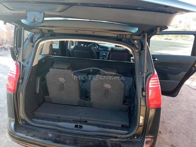 Peugeot 5008 diesel. 6ch.model 2013.tres propre 