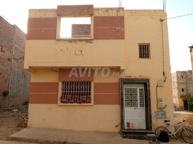 بيع منزل سفلي محفض المتواجد ب ايت يعزم طريق اكوراي