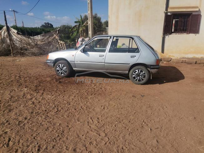 Peugeot 205 très propre diesel a vendre 