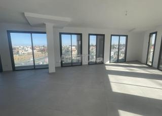 مكتب جديد في مجمع B-living بإطلالة بانورامية