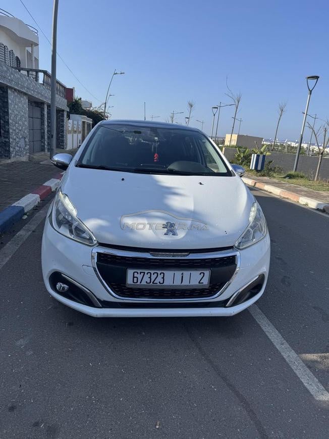 Peugeot 208 Diesel Manuelle 2016 à Kénitra