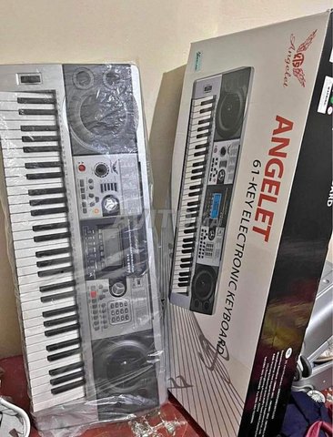 Piano synthétiseur 