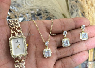 ساعات نسائيه 