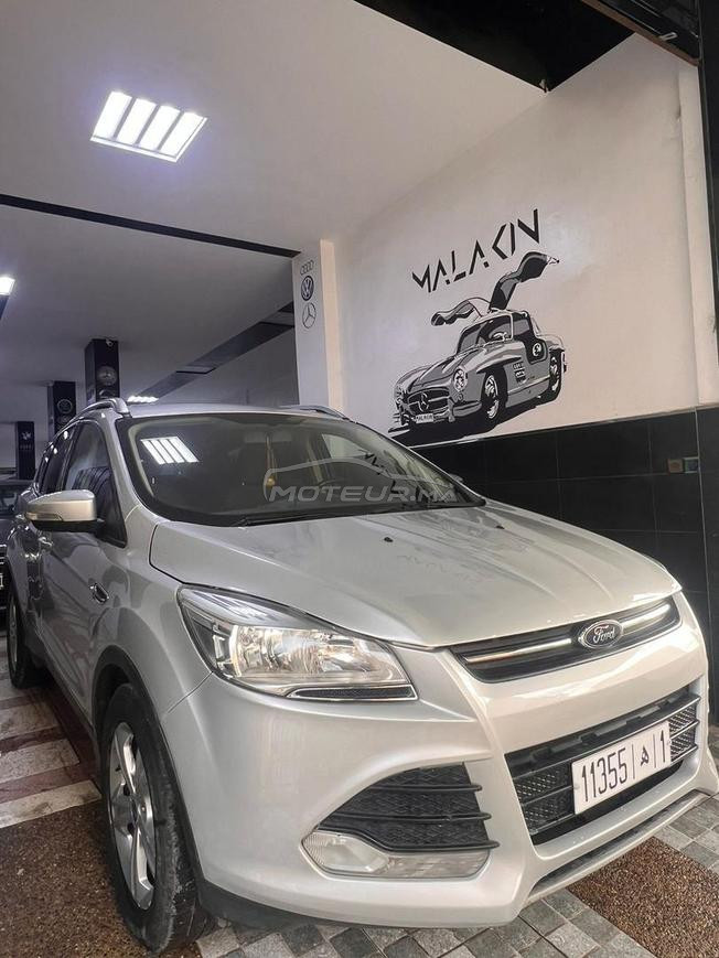 ford kuga model 2015 en bon etat