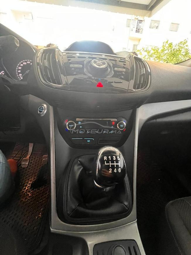 ford kuga model 2015 en bon etat