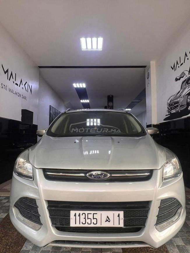ford kuga model 2015 en bon etat
