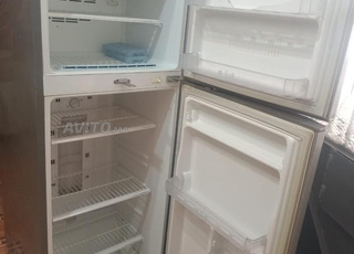 ثلاجة كبيرة للبيع