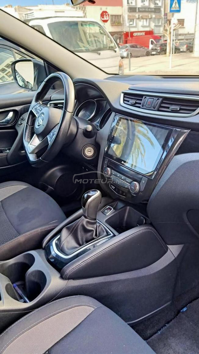 Nissan Qashqai 6 CV automatique écran