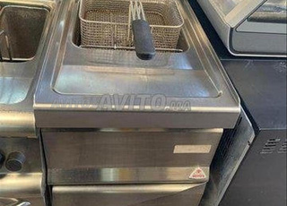 friteuse sur placard gaz 