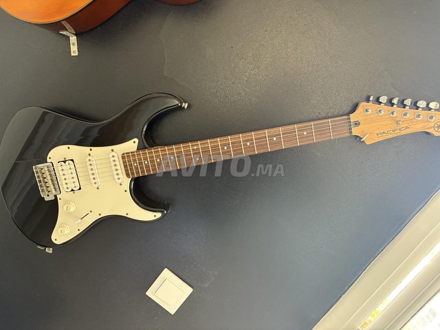 Guitare Électrique Yamaha Pacifica Bon état