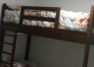 سرير ذو طبقتين كالجديد