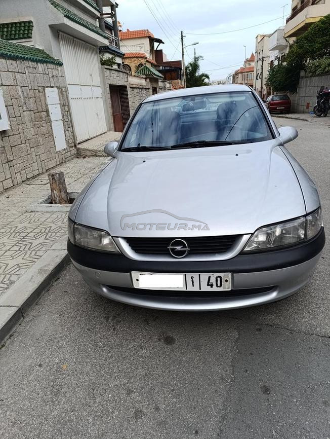 Opel Vectra Essence Automatique 1996 à Tanger