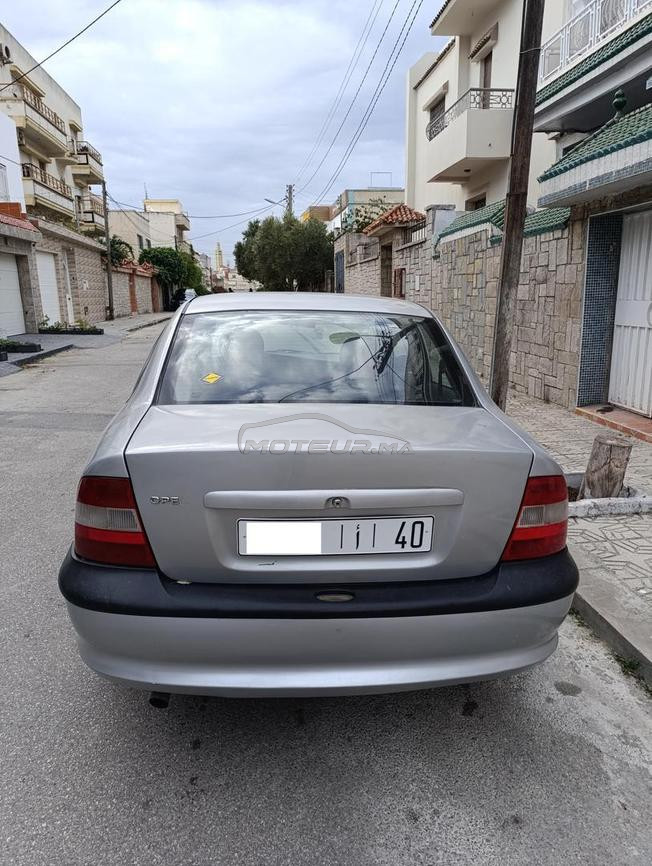 Opel Vectra Essence Automatique 1996 à Tanger