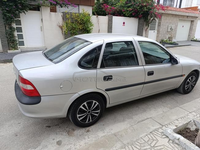 Opel Vectra Essence Automatique 1996 à Tanger