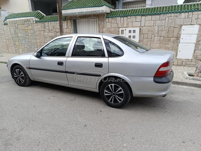 Opel Vectra Essence Automatique 1996 à Tanger