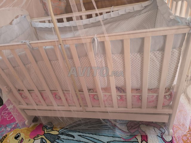 berceau pour bébé et banio de douche bébé 