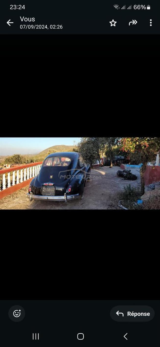 Peugeot voiture d'époque 