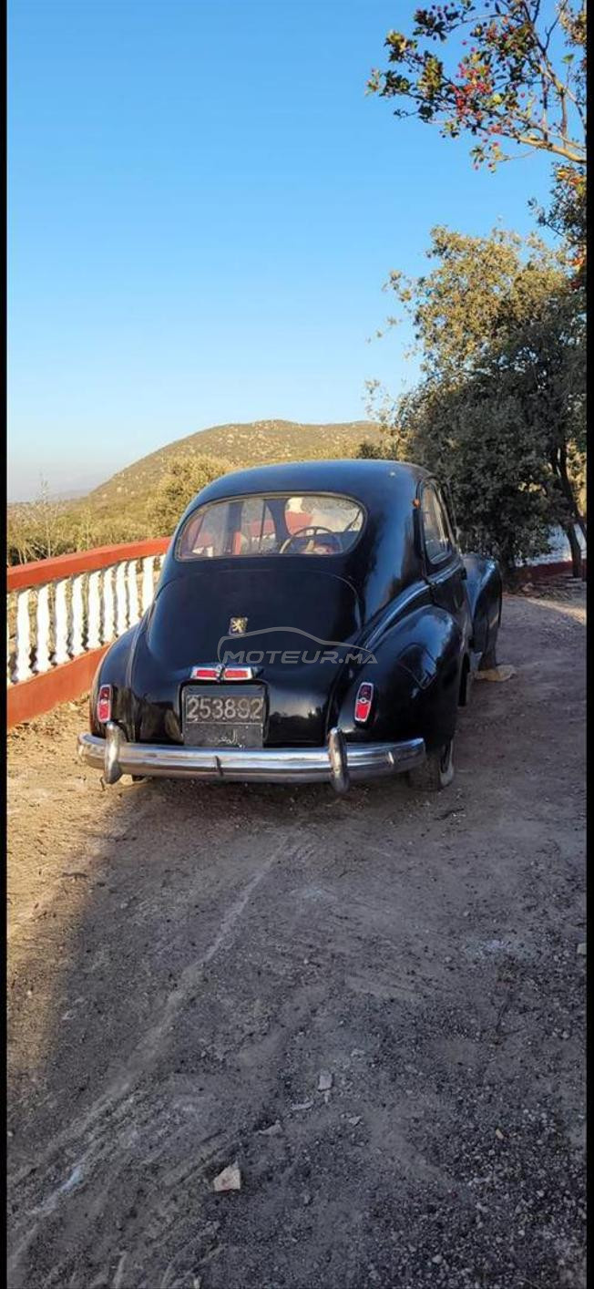 Peugeot voiture d'époque 