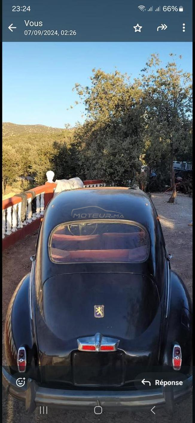 Peugeot voiture d'époque 