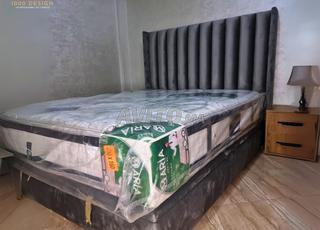 Tête de lit capitonnée Table de chevet 