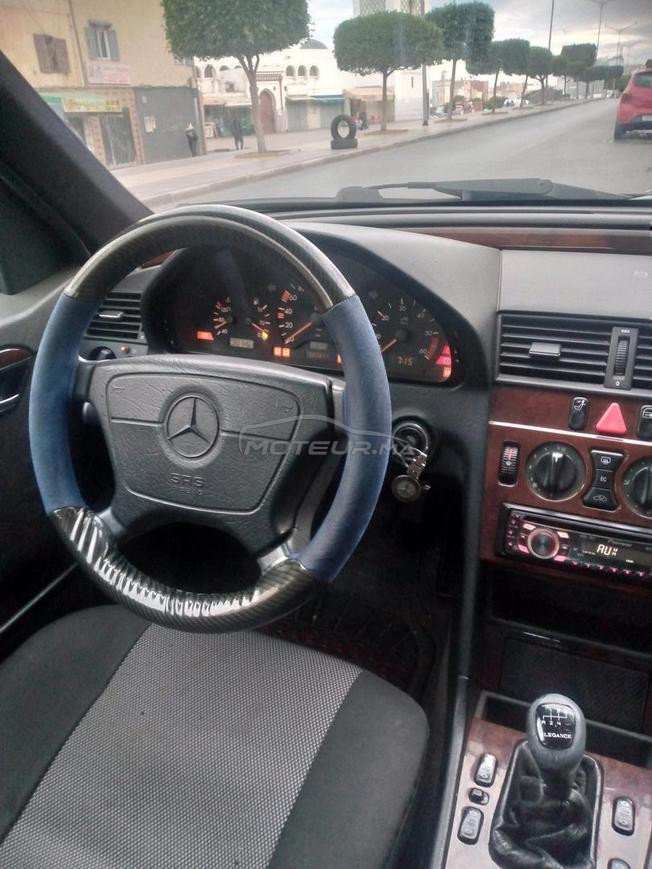 Mercedes-Benz 220