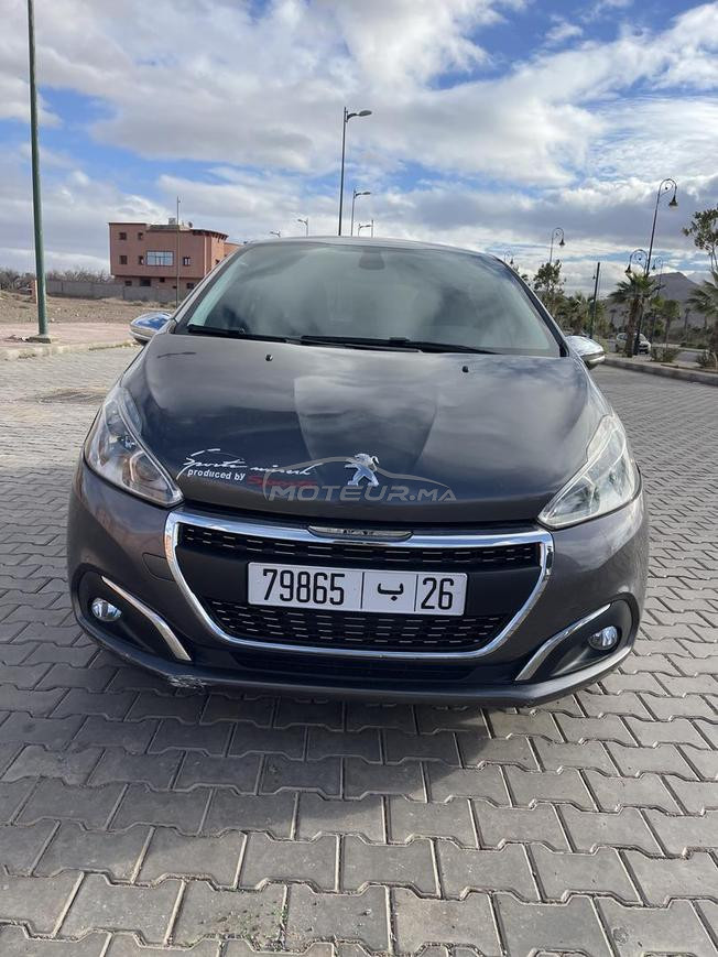 peugeot 208 white edition