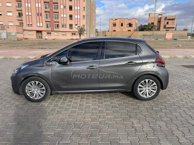 peugeot 208 white edition