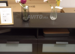 table BRIMNES neuve à 700 dh