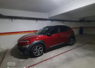 Très belle voiture hybride presque neuve 